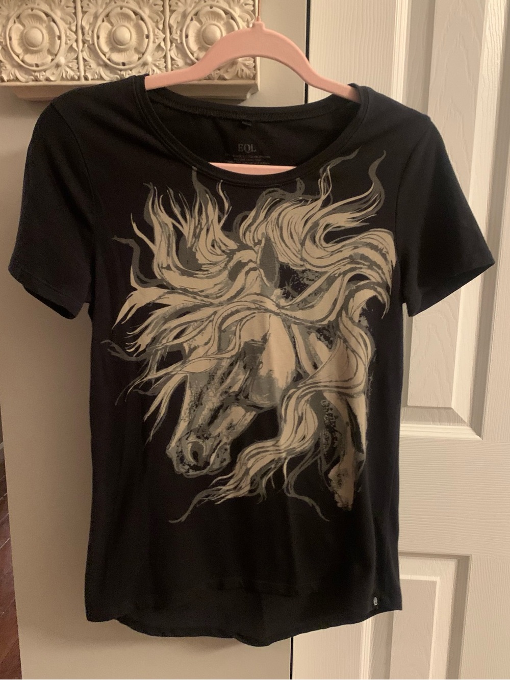 Women's Black Organic Cotton Tee with Cream Horse Graphic - Short Sleeve XS